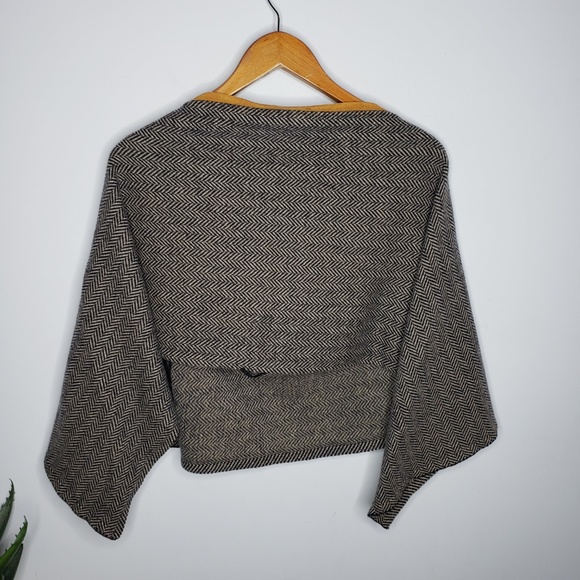 S & C Renaissance Collection Cape - Picture 3 of 8